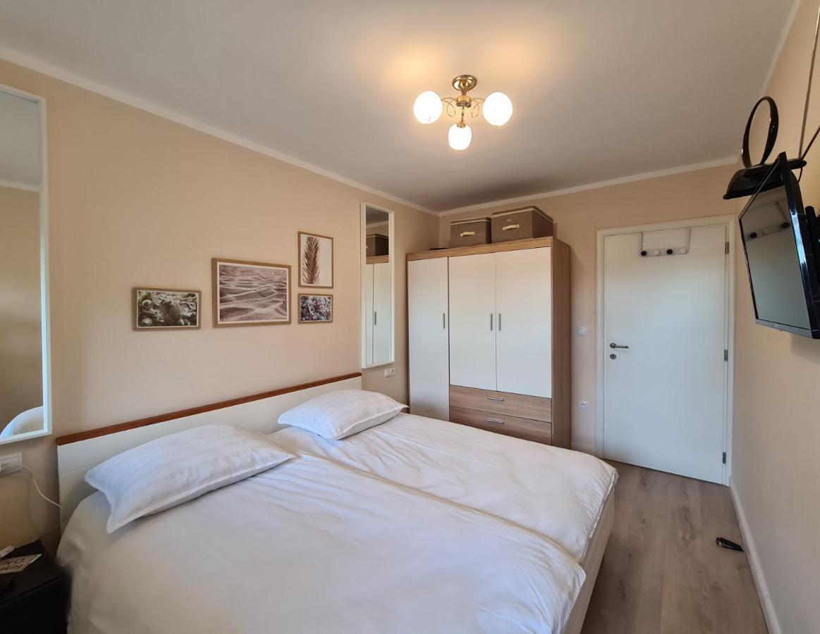 Apartman Monte Zaro Park 普拉 外观 照片